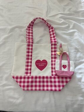 Gingham Tote with Mini Charm